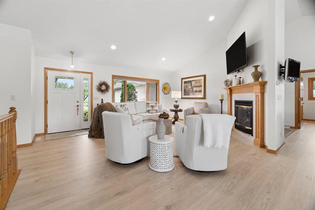 2855 FREEDOM ROAD, De Pere, WI 54115