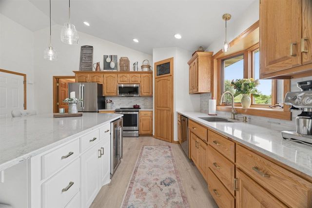 2855 FREEDOM ROAD, De Pere, WI 54115