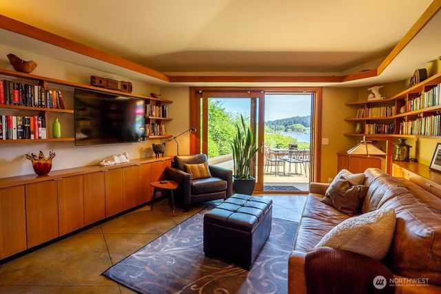 2000 Bayshore Road, Lopez Island, WA 98261
