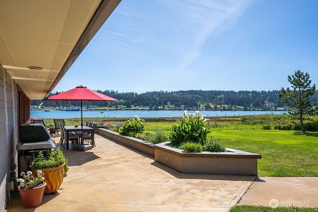 2000 Bayshore Road, Lopez Island, WA 98261