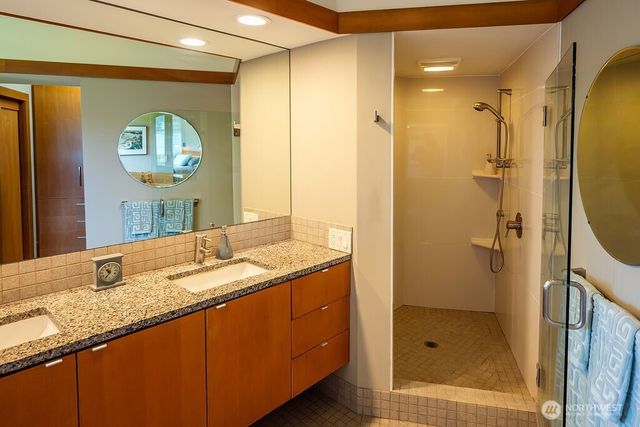 2000 Bayshore Road, Lopez Island, WA 98261