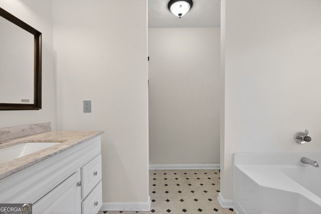 701 Muirfield Drive, Winder, GA 30680