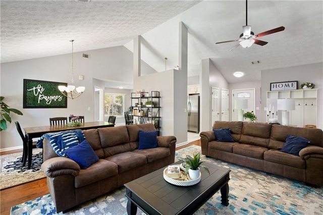 1520 Smoke Hill Drive, Hoschton, GA 30548