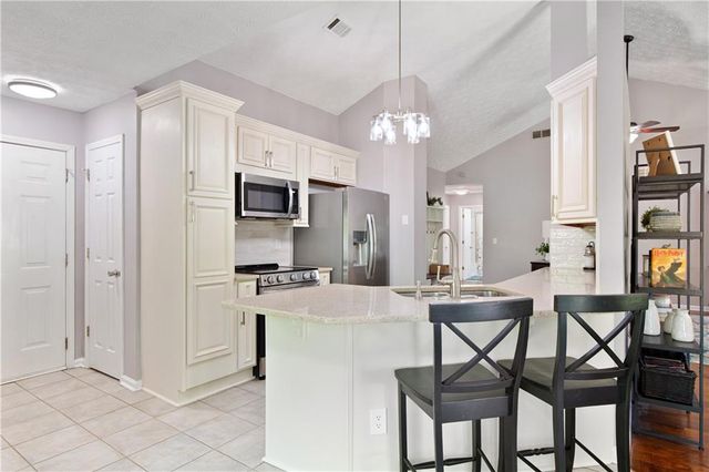 1520 Smoke Hill Drive, Hoschton, GA 30548