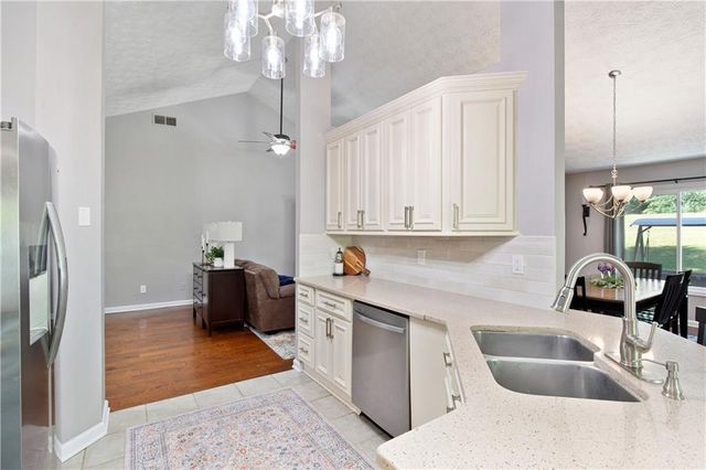 1520 Smoke Hill Drive, Hoschton, GA 30548