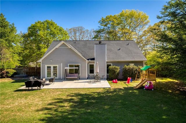 1520 Smoke Hill Drive, Hoschton, GA 30548