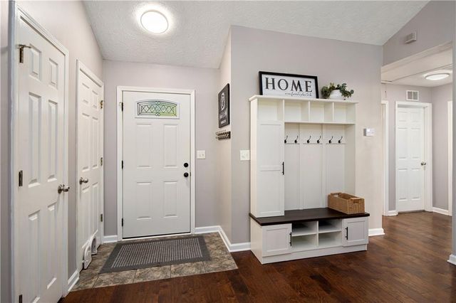 1520 Smoke Hill Drive, Hoschton, GA 30548