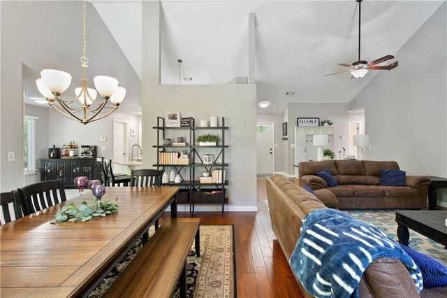 1520 Smoke Hill Drive, Hoschton, GA 30548