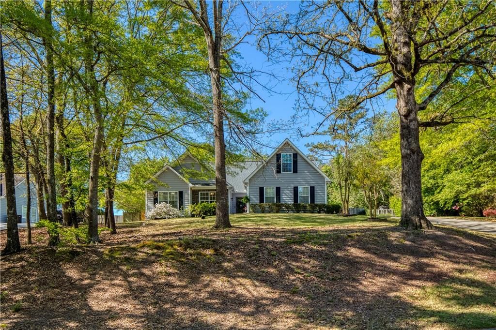 1520 Smoke Hill Drive, Hoschton, GA 30548