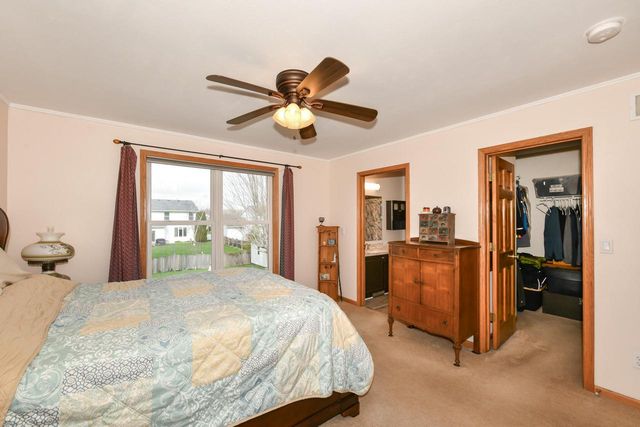 2456 Emslie DRIVE, Waukesha, WI 53188