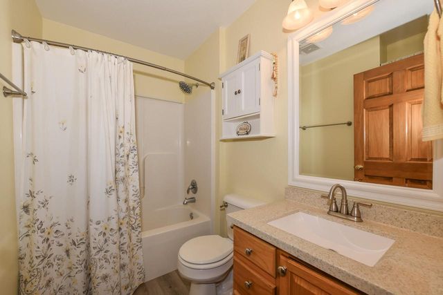 2456 Emslie DRIVE, Waukesha, WI 53188