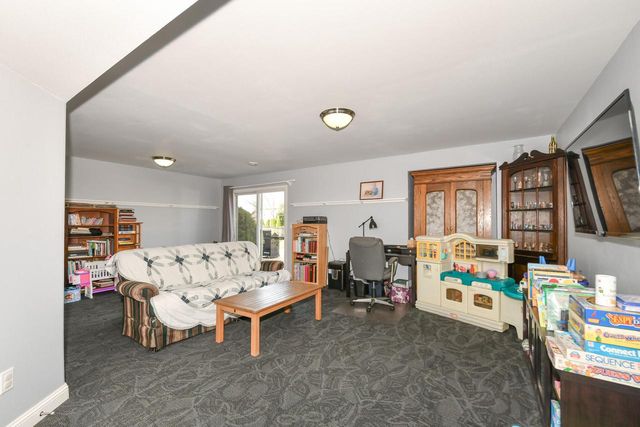 2456 Emslie DRIVE, Waukesha, WI 53188
