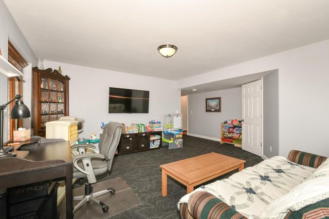 2456 Emslie DRIVE, Waukesha, WI 53188