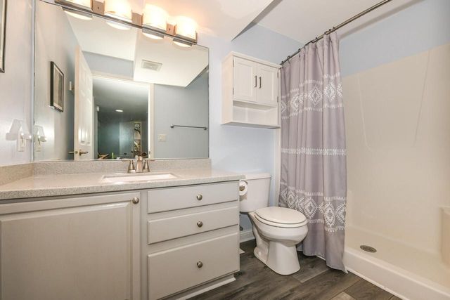 2456 Emslie DRIVE, Waukesha, WI 53188