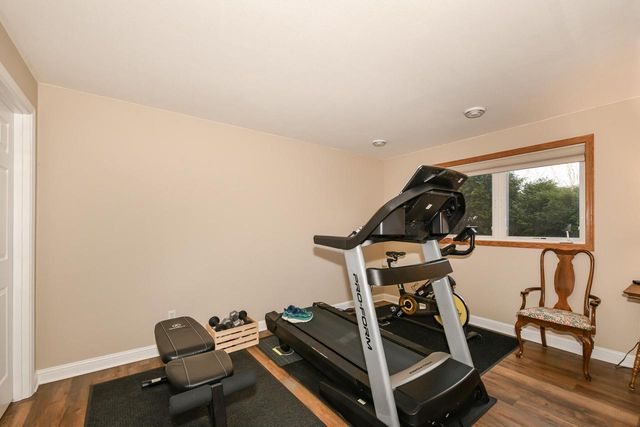 2456 Emslie DRIVE, Waukesha, WI 53188