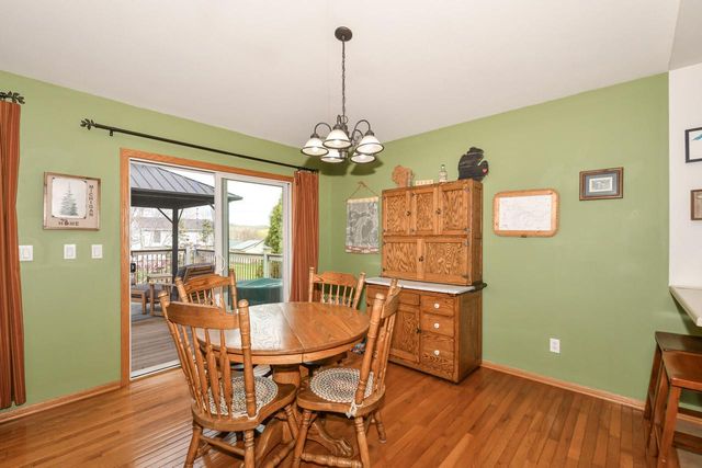 2456 Emslie DRIVE, Waukesha, WI 53188