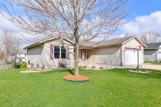 2456 Emslie DRIVE, Waukesha, WI 53188