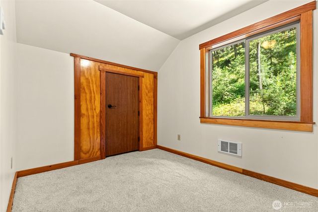 15 Howerton Road, Twisp, WA 98856