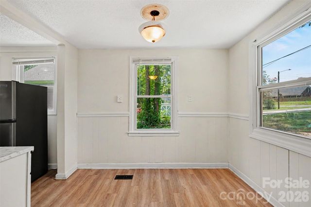 8232 Starnes Randall Road, Charlotte, NC 28215