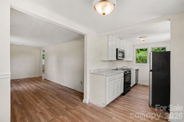 8232 Starnes Randall Road, Charlotte, NC 28215