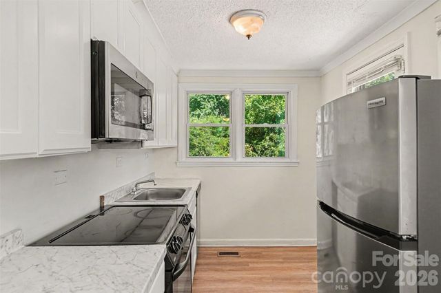 8232 Starnes Randall Road, Charlotte, NC 28215