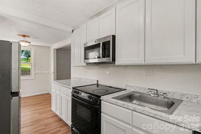 8232 Starnes Randall Road, Charlotte, NC 28215