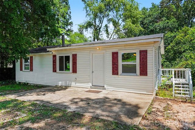 8232 Starnes Randall Road, Charlotte, NC 28215