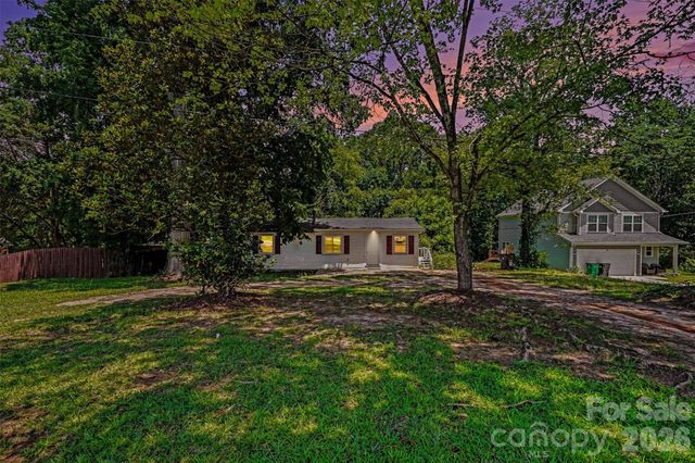 8232 Starnes Randall Road, Charlotte, NC 28215