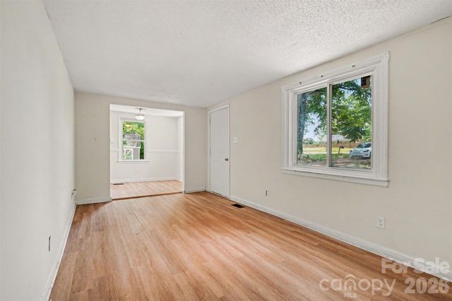 8232 Starnes Randall Road, Charlotte, NC 28215
