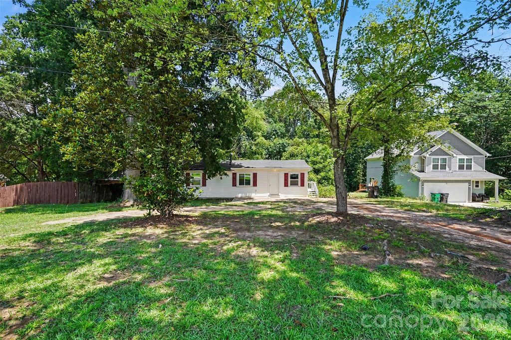 8232 Starnes Randall Road, Charlotte, NC 28215