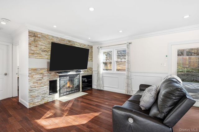 14 Dunnings Drive, Tarrytown, NY 10591