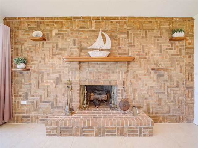 2410 RIVERSIDE DRIVE E, Bradenton, FL 34208