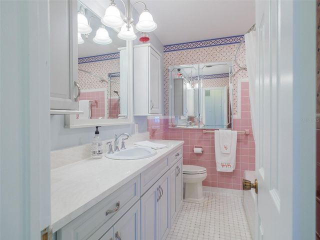 2410 RIVERSIDE DRIVE E, Bradenton, FL 34208