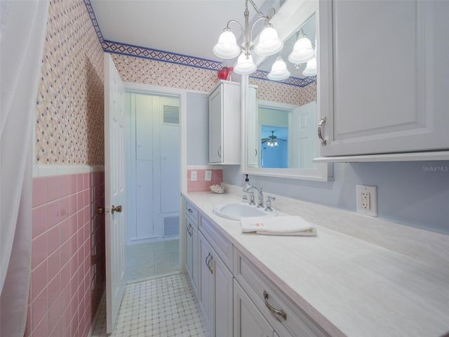 2410 RIVERSIDE DRIVE E, Bradenton, FL 34208