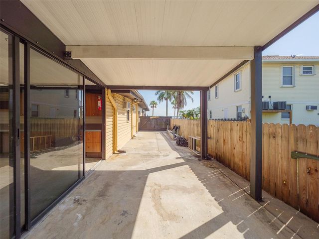 2410 RIVERSIDE DRIVE E, Bradenton, FL 34208