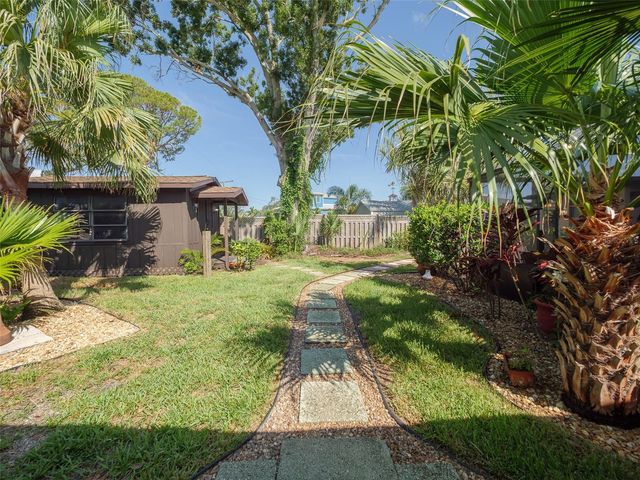 2410 RIVERSIDE DRIVE E, Bradenton, FL 34208