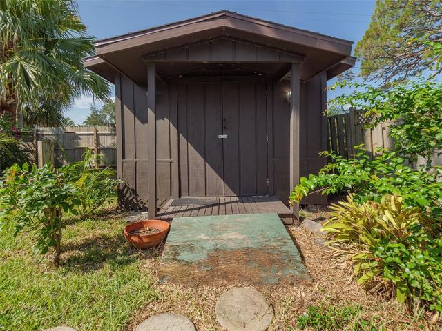2410 RIVERSIDE DRIVE E, Bradenton, FL 34208