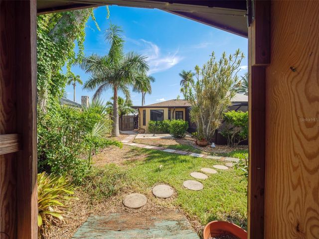 2410 RIVERSIDE DRIVE E, Bradenton, FL 34208