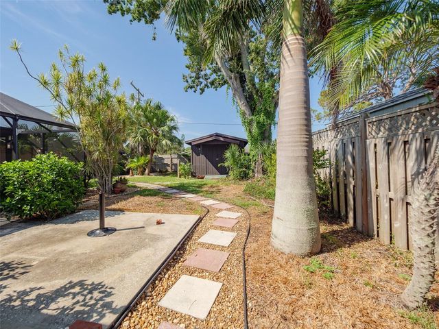 2410 RIVERSIDE DRIVE E, Bradenton, FL 34208