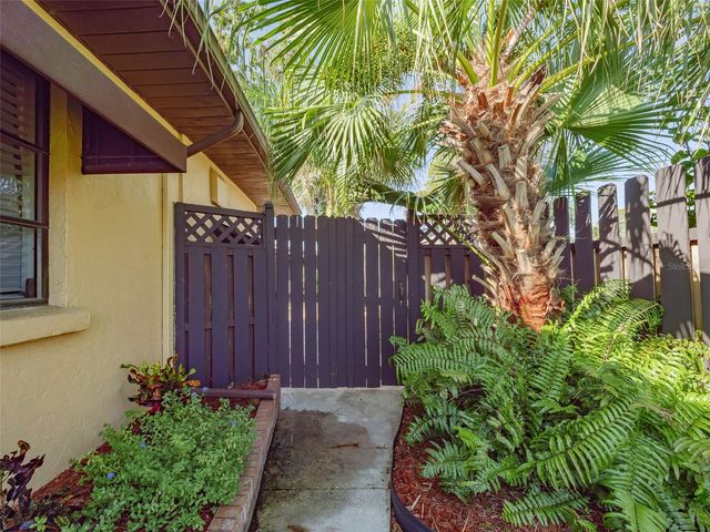 2410 RIVERSIDE DRIVE E, Bradenton, FL 34208