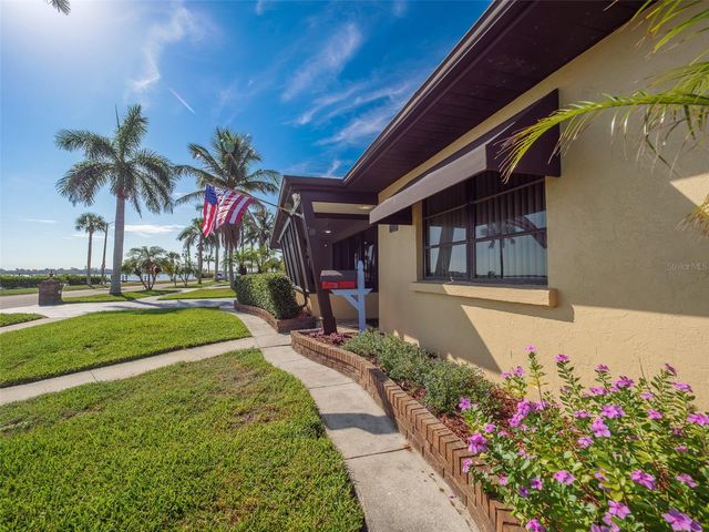 2410 RIVERSIDE DRIVE E, Bradenton, FL 34208