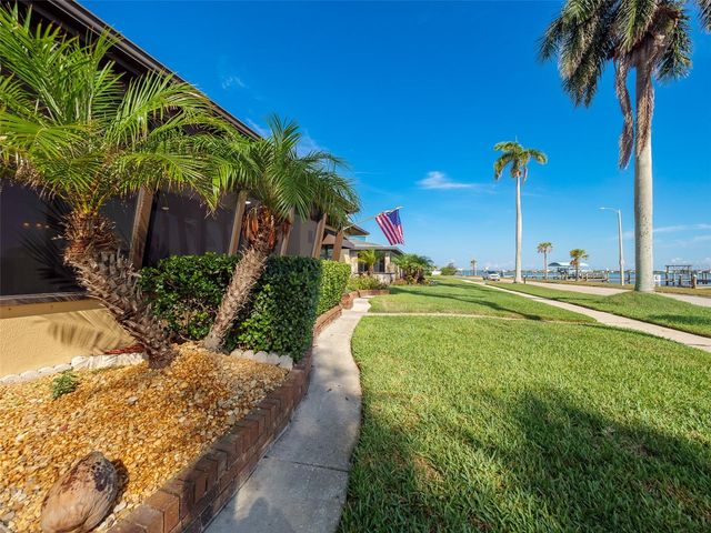 2410 RIVERSIDE DRIVE E, Bradenton, FL 34208