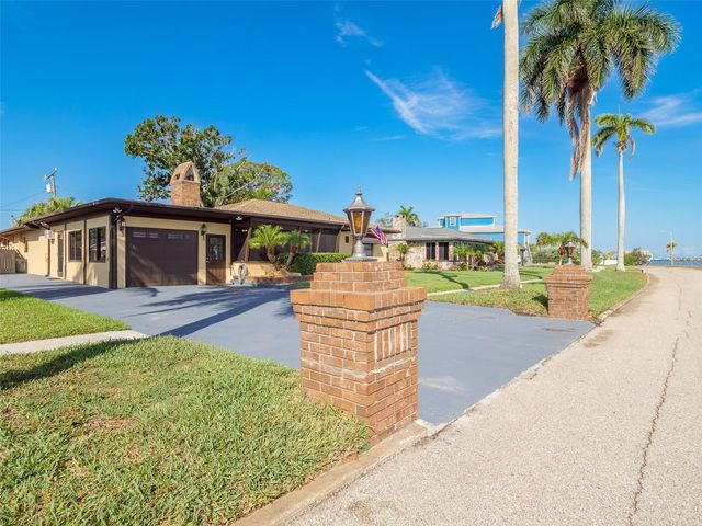 2410 RIVERSIDE DRIVE E, Bradenton, FL 34208