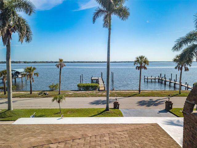 2410 RIVERSIDE DRIVE E, Bradenton, FL 34208