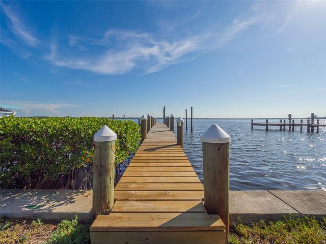 2410 RIVERSIDE DRIVE E, Bradenton, FL 34208