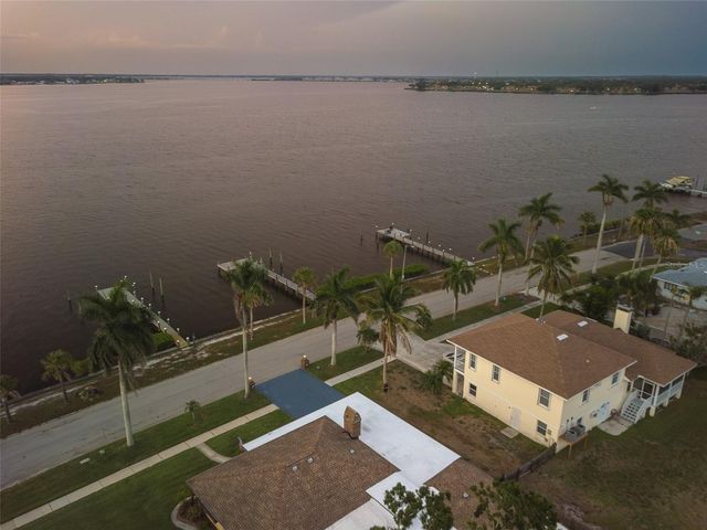2410 RIVERSIDE DRIVE E, Bradenton, FL 34208