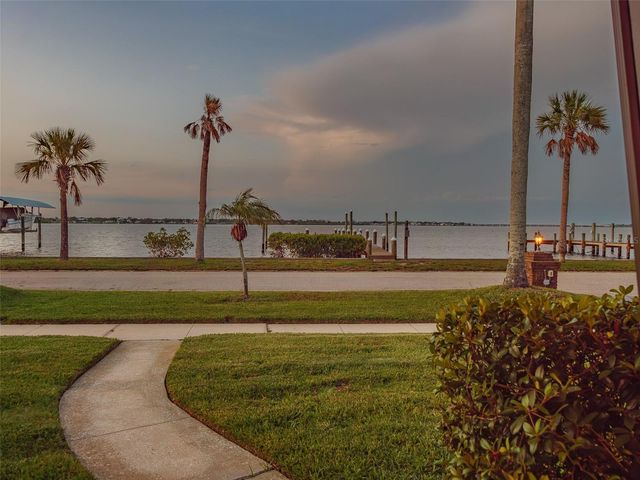 2410 RIVERSIDE DRIVE E, Bradenton, FL 34208