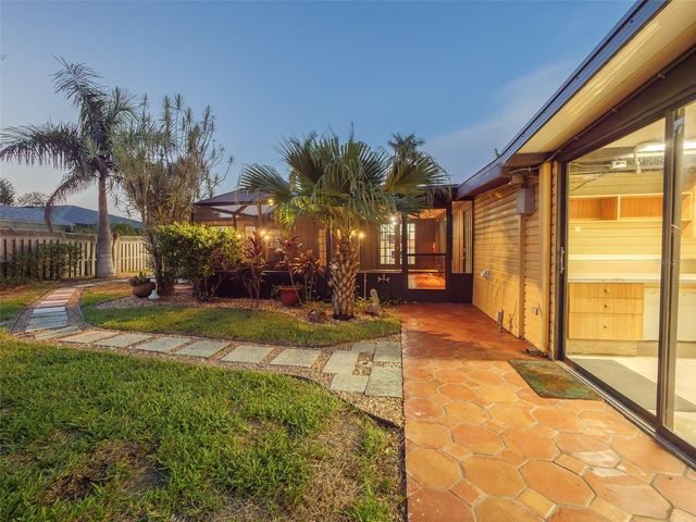 2410 RIVERSIDE DRIVE E, Bradenton, FL 34208
