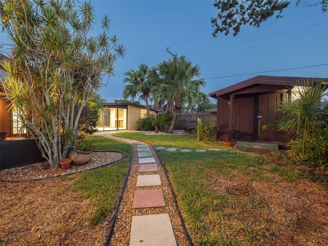 2410 RIVERSIDE DRIVE E, Bradenton, FL 34208