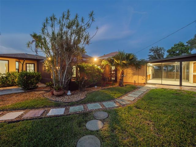 2410 RIVERSIDE DRIVE E, Bradenton, FL 34208
